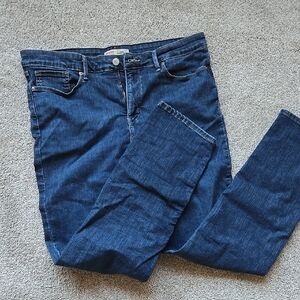 Levi Strauss Signature shaping straight jeans